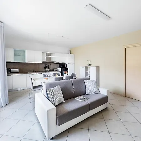 La Perla Apartment *